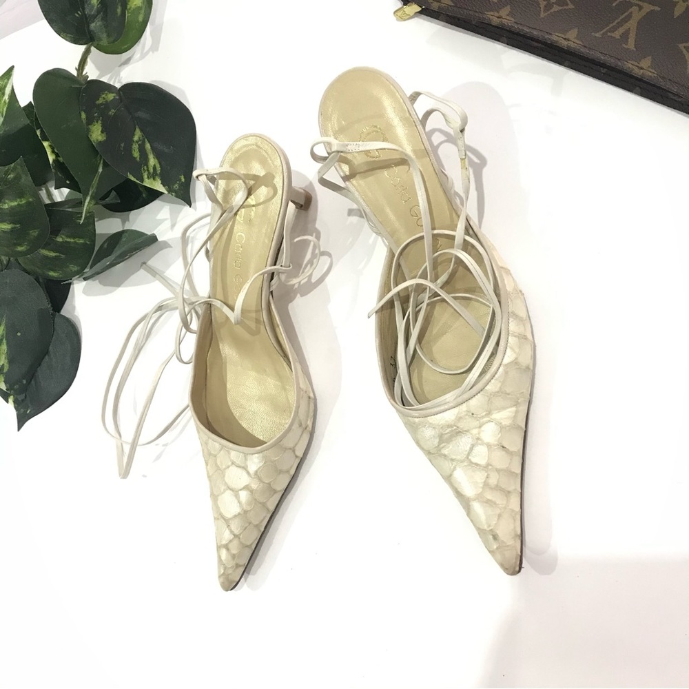 Carla gourov off white pointed heels